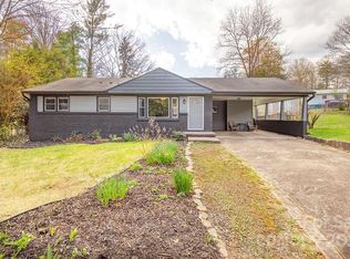 66 Fair Oaks Rd, Arden, NC 28704