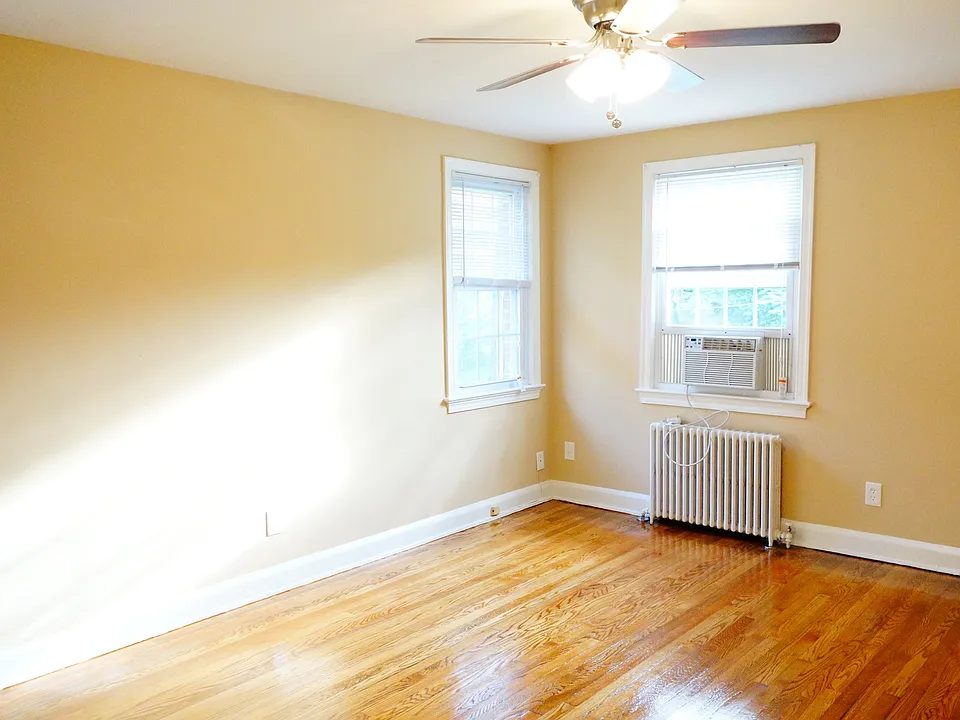 8107 Greenwood Avenue D&G Properties Llc