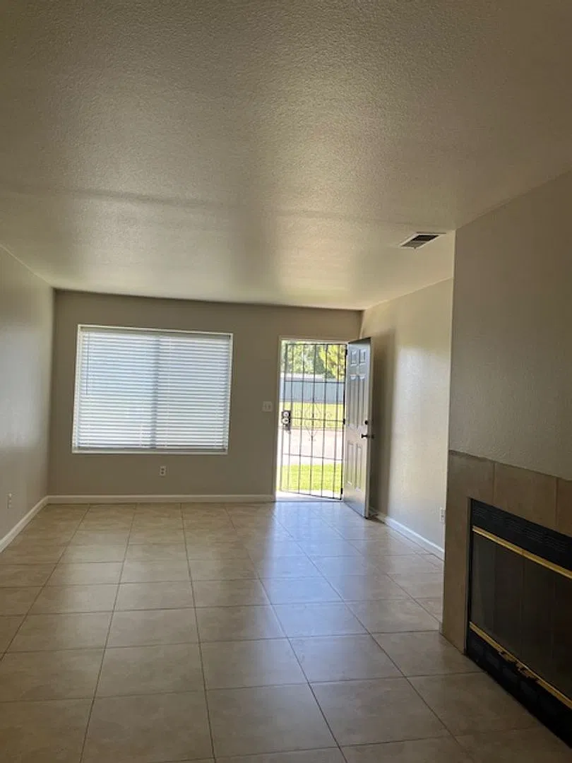 DC3018 — Photo 3