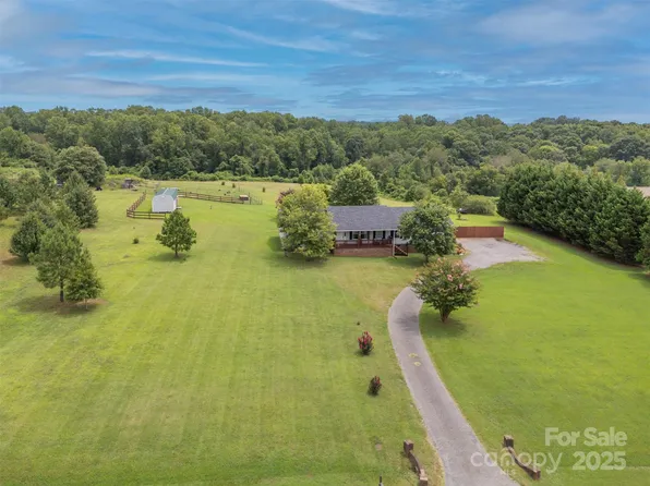 3842 Harris Creek Rd, Lawndale, NC 28090