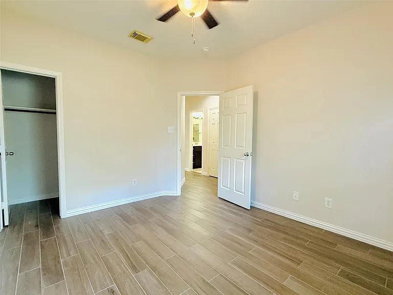 5222 Hanneck Valley Ln — Photo 31