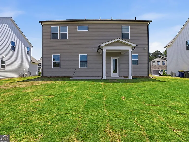 142 Henley St — Photo 24
