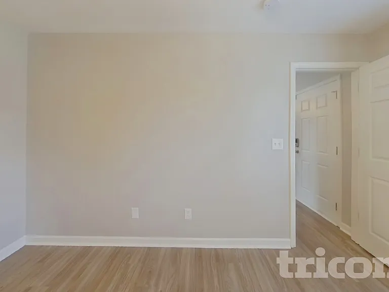 8717 Rozumny Dr — Photo 7
