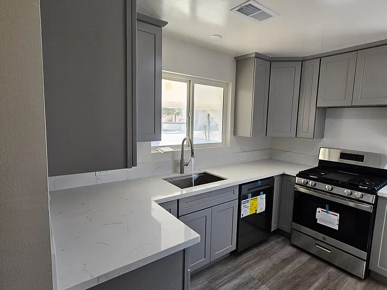 1529 Newport Ave #1 — Photo 8