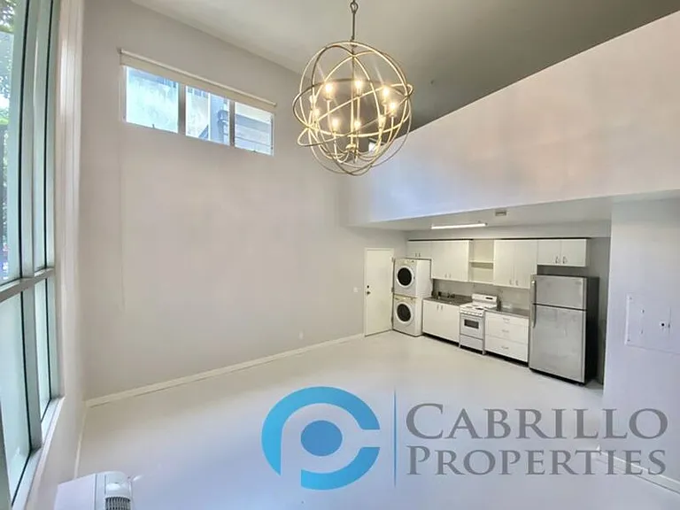 908 G St #11 — Photo 2