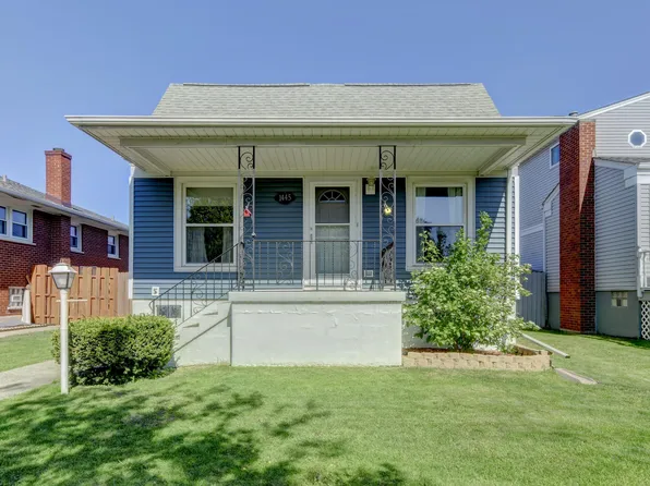 1445 Parkview Ave, Whiting, IN 46394