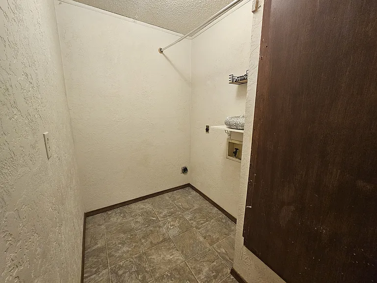 6110 SW Park Pl — Photo 10