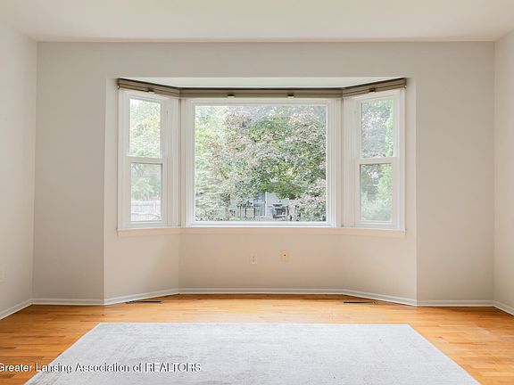 5th image of 1064 Woodside Dr