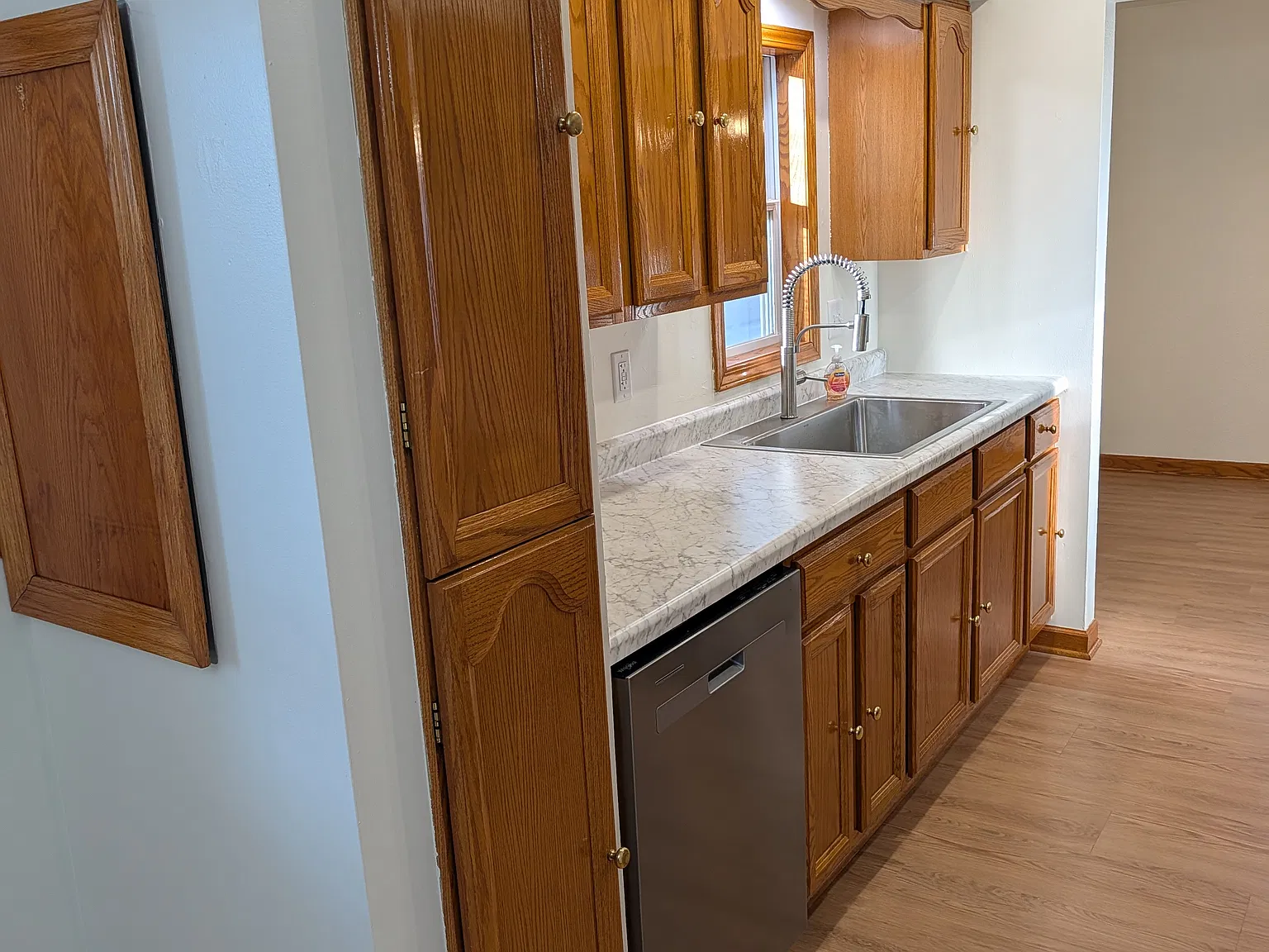 3 bed, 1248 sqft, $2,100 — Photo 4