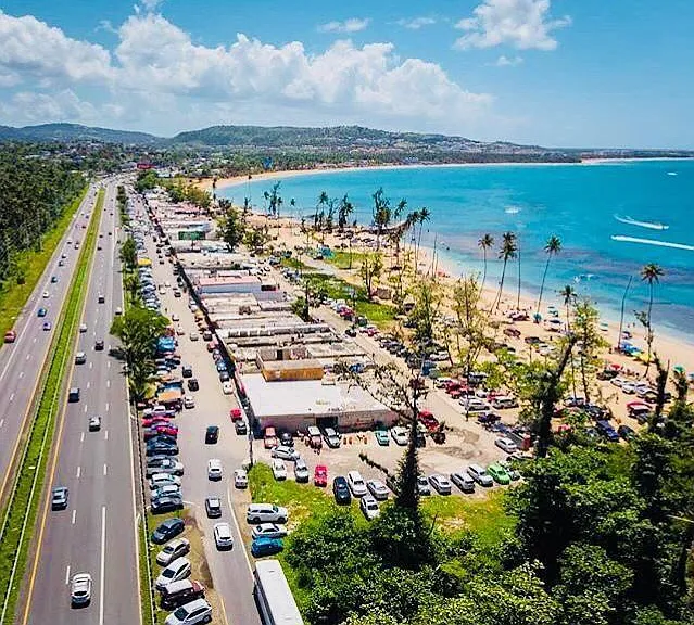 Luquillo roadside restaurant by the beach