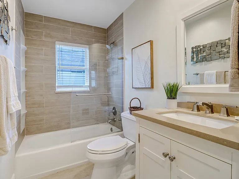 10180 Vanderbilt Dr — Photo 13