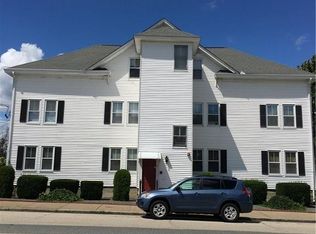 12 Dickens St, Pawtucket, RI 02861