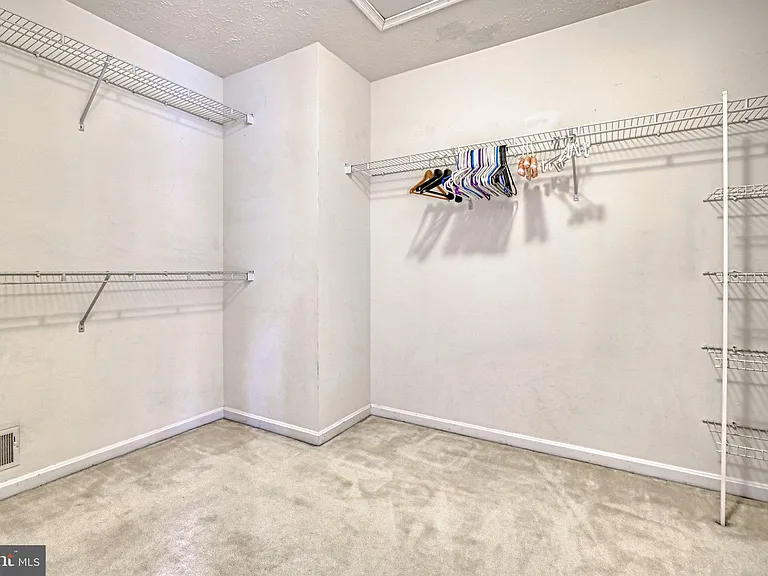 206 Colgate Dr — Photo 17
