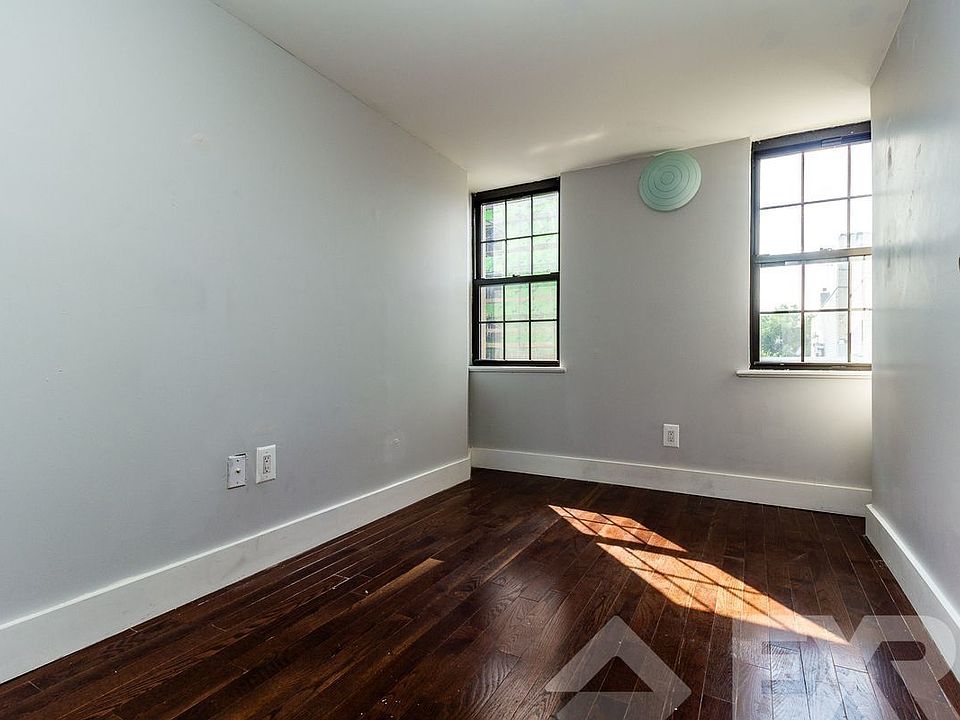 1st image of 1136 Willoughby Ave #4KW