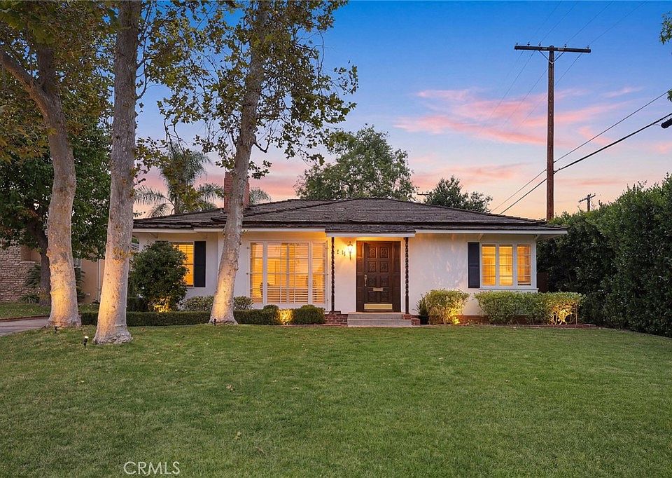 2nd image of 1011 Portola Dr