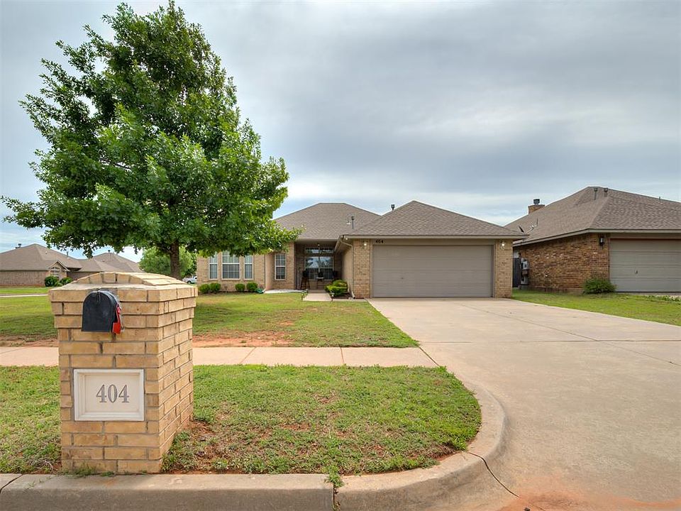 1st image of 404 S Pointe Ln