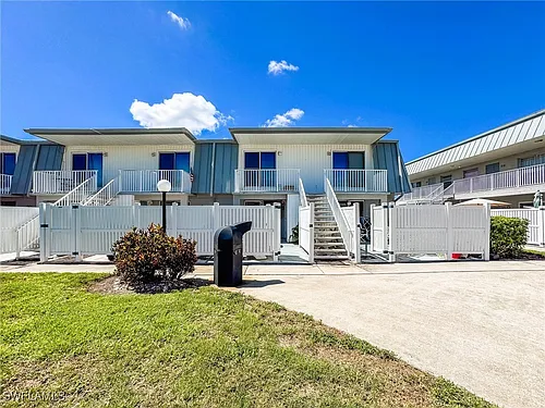 6777 Winkler Rd Photo 1