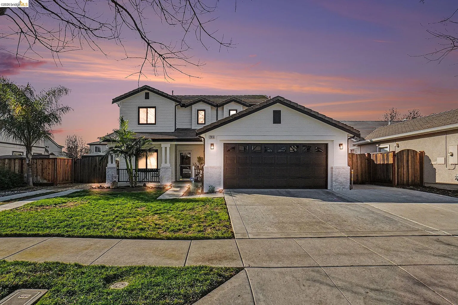 2013 Hedge Ave photo 1