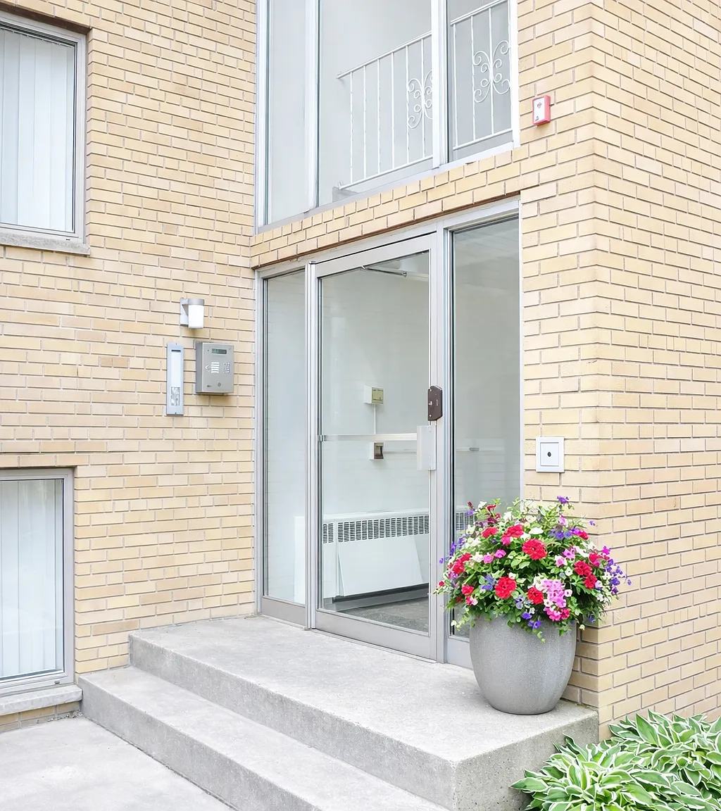 1 bed, $990 — Photo 2