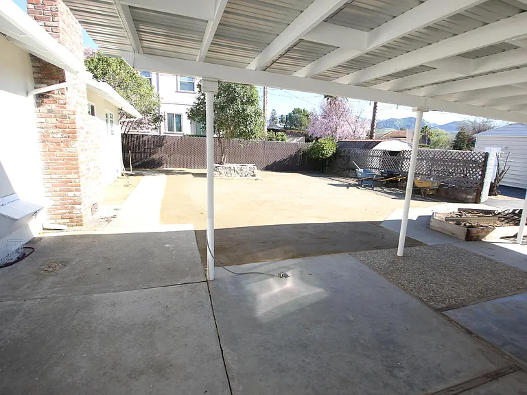 5112 Olive Dr — Photo 12