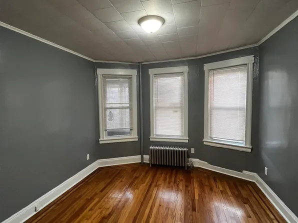 256 Liberty Avenue image 4 of 9