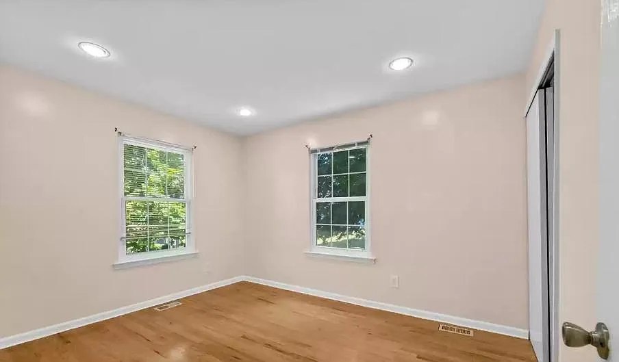 3 bed, 2.5 bath, 1560 sqft, $3,200 — Photo 3