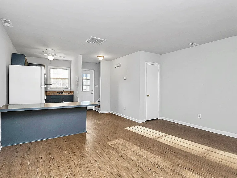 4220 Castleton Rd — Photo 13