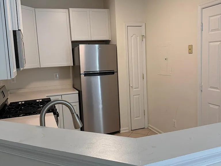 1704 Lake Shore Crest Dr #32 — Photo 3