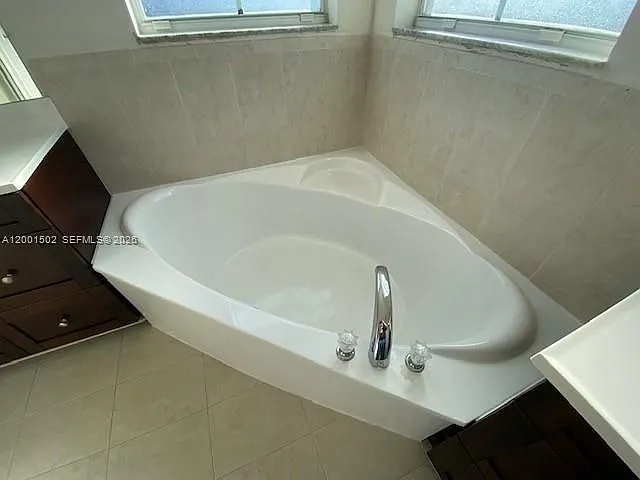 16568 SW 54th St — Photo 3