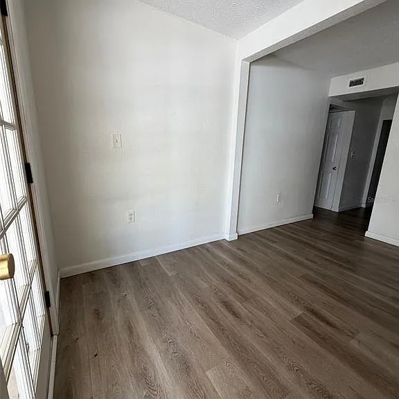209 W Emily St — Photo 4
