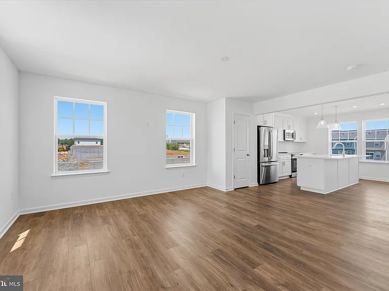 501 Fontana Cir — Photo 11