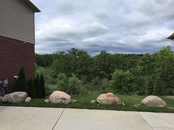 3rd image of 1873 Applebrook Dr