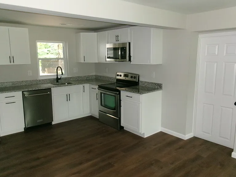 7818 Oakwood Rd — Photo 3