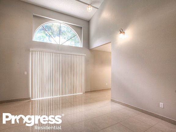 3rd image of 10771 Satinwood Cir