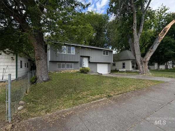 385 S 5 E, Mountain Home, ID 83647