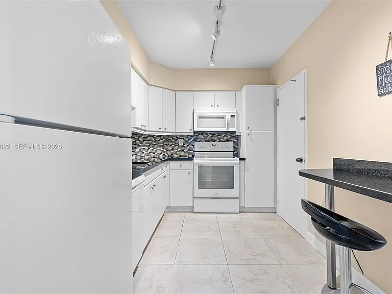 500 Bayview Dr #325 — Photo 33