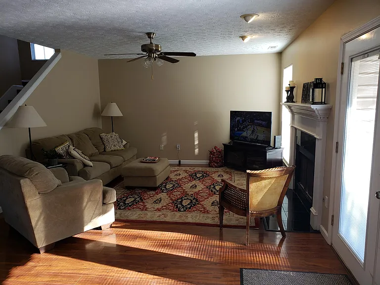 1824 Bisbee Ln — Photo 5