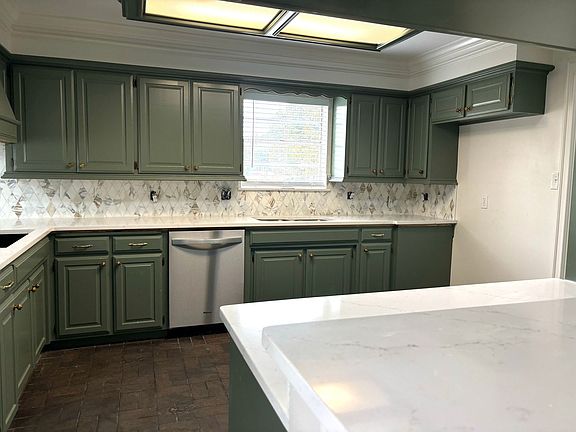 5th image of 3808 Moores Ln