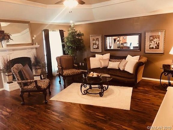 4th image of 9410 Royalton Dr
