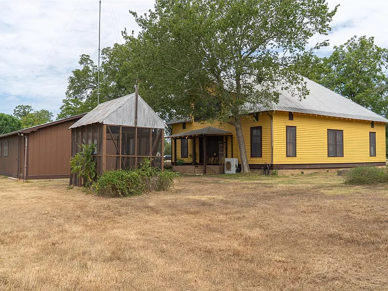 115 N Lockhart St — Photo 6