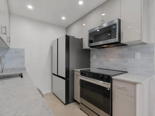 3038 Cornwall Dr #B, Boca Raton, FL 33434