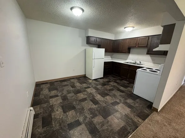 1017 S 3rd St, 1017 S 3rd St APT 24, Bismarck, ND 58504