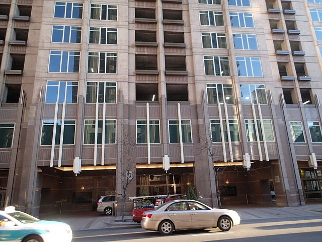 1st image of 33 W Ontario St #49D
