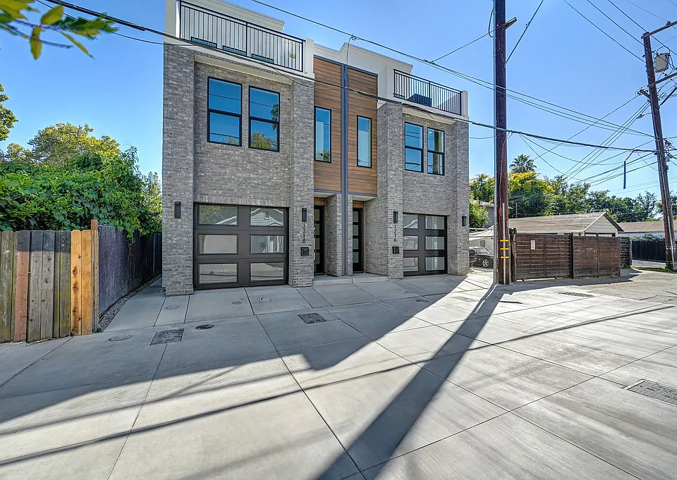 1218 Uptown Aly