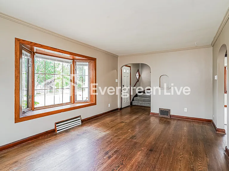 141 W Norwich St — Photo 5