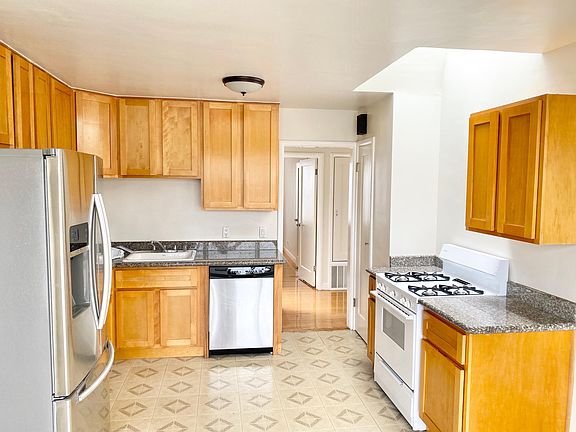 4th image of 1979 41st Ave #1