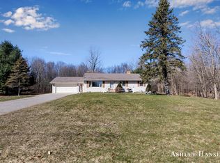 12631 Pine Island Dr NE, Sparta, MI 49345