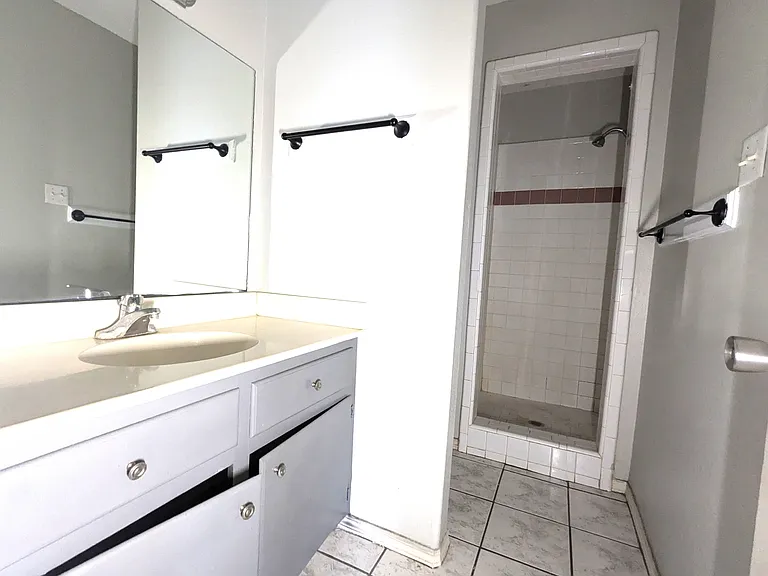 2210 W Elisa Ln — Photo 63
