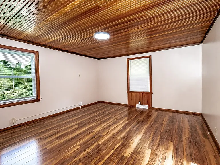 125 Old Mill Rd — Photo 15