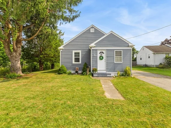 21 Narragansett Blvd, Fairhaven, MA 02719